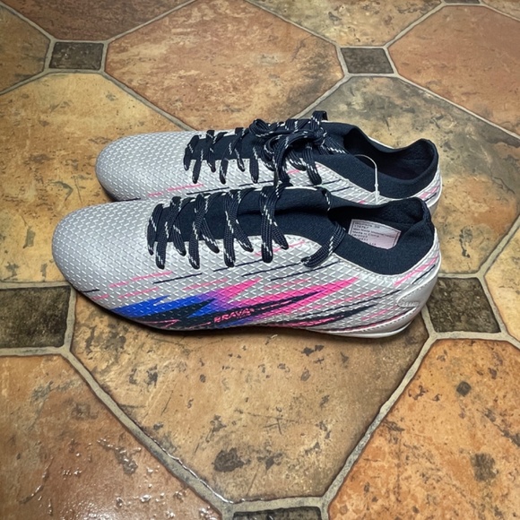 Cleats - Picture 5 of 5